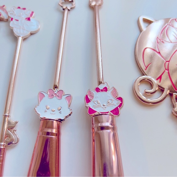 MARIE makeup brush and mirror set - Picture 4 of 6